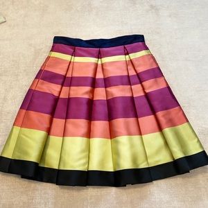 Colorful skirt with pockets
